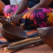 Presentation on traditional women's tools at the Cultural Centre